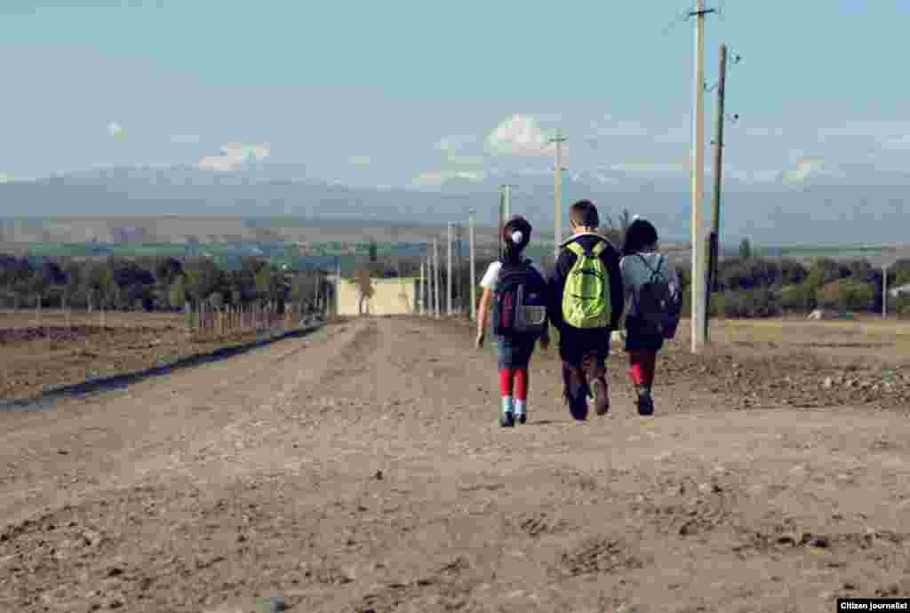 287 დიმიტრი ნადირაძე: ”სკოლისკენ”