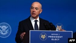 Це перший випадок за останні 150 років, коли члена уряду можуть відсторонити через процедуру імпічменту