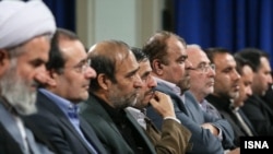 محمود احمدی نژاد در جلسه با جمعی از نمایندگان مجلس