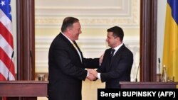 Secretarul de stat Mike Pompeo președintele ucrainean Volodimir Zelensky la Kiev