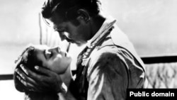 Vivien Leigh və Clark Gable 'Küləklə sovrulanlar' filimində (1939)