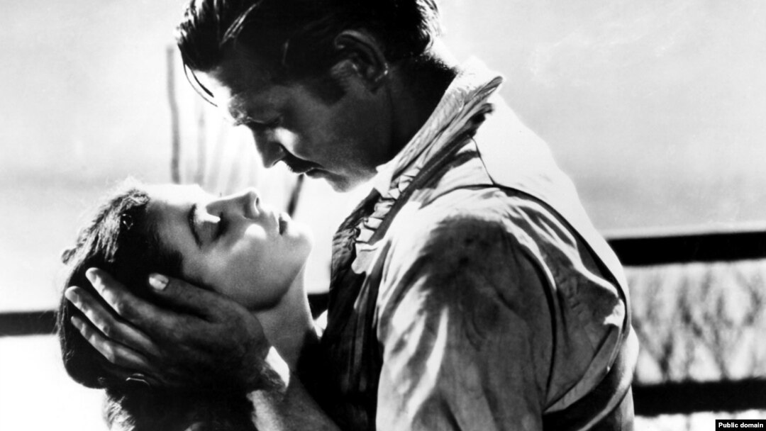 Vivijen Li (Vivien Leigh) i Klark Gejbl (Clark Gable) u naslovnim ulogama klasika iz 1939. godine