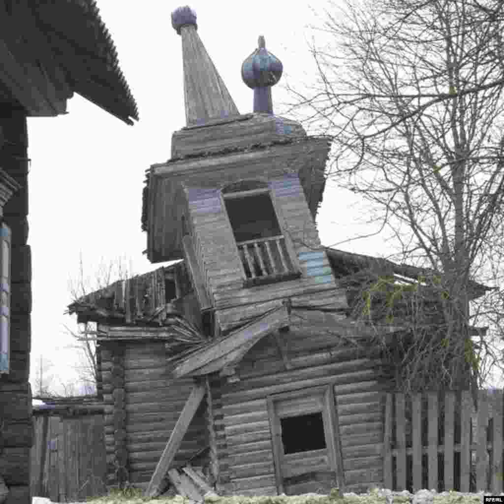 Russia's Vanishing Wooden Churches #28