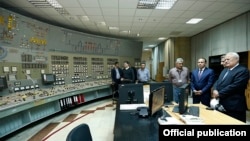 Armenia -- Prime Minister Hovik Abrahamian visits the Metsamor nuclear power plant, 6May2015.