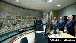Armenia -- Prime Minister Hovik Abrahamian and Energy Minister Yervand Zakharian visit the Metsamor nuclear plant, 6May2015