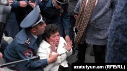 «Ախուրյանցի Անոն» բողոքի ակցիայի ժամանակ, արխիվ