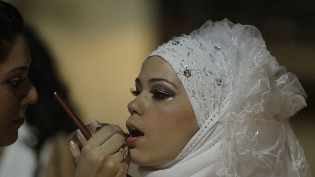 Свадьба в исламе. Христианин может жениться на мусульманке. Мусульманин может быть христианином. Арабки христианки. Мусульманские пары.