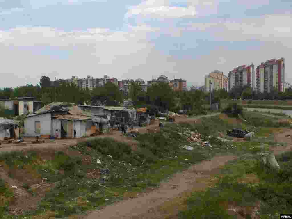 Рурални куќи во близина на населбата Аеродром - Rural Houses, Рурални куќи, сиромаштија, живот