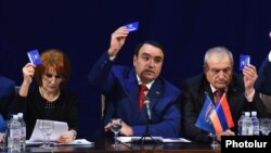 Armenia - Artur Baghdasarian (C) holds the founding congress of his new party, the 'Armenian Renaissance Association, Yerevan, 21Feb2016.