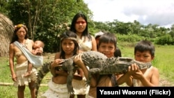 Copii din tribul amerindian Waorani, Parcul Național Yasuni
