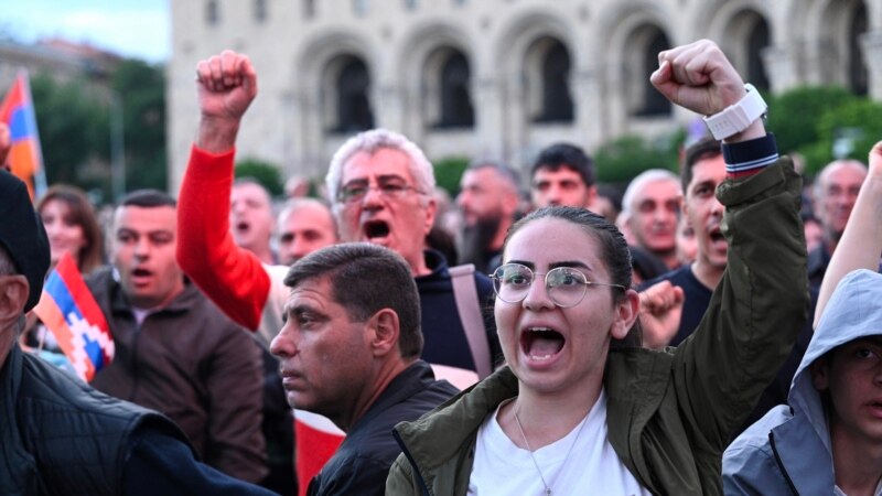 پلیس ارمنستان ده‌ها نفر را در تظاهرات علیه امتیازات مرزی به آذربایجان بازداشت کرد