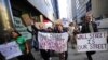 У Нью-Йорку демонстранти пікетують Волл-Стріт