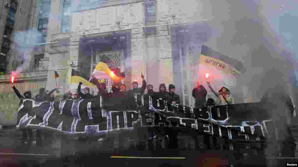 Rusija - Aktivisti skupine ¨Druga Rusija¨ na protestima u Moskvi, 05.04.2012. Foto: Reuters / Denis Sinyakov