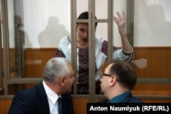 Надежда Савченко и ее адвокаты в суде, 2 марта