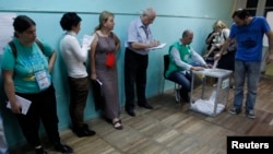 ფოტო არქივიდან: დამკვირვებლები არჩევნებზე