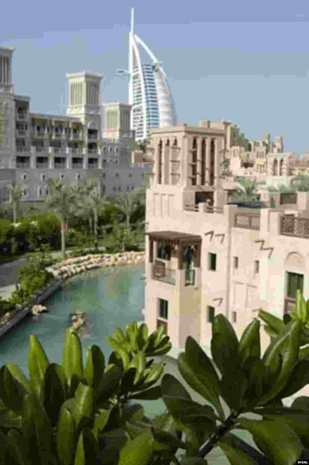 دبی، رونق روز افزون با پول همسايگان؟
