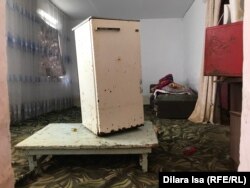 Внутри дома Маулета Торгауытова. Село Оргебас, Мактааральский район, 14 мая 2020 года.