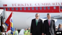 Prishtinë, 23 tetor 2013 - Kryeministri turk, Recep Tayip Erdogan, në ceremoninë e përurimit të terminalit të ri të Aeroportit Ndërkombëtar të Prishtinës...
