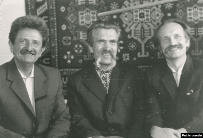 Дисиденти і колишні політв'язні радянського режиму (зліва направо) Михайло Горинь, Левко Лук'яненко, В'ячеслав Чорновіл, 1988 рік