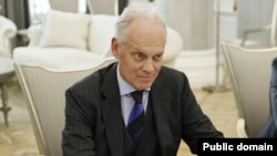 Armenia - Gert Jan Koopman, a senior EU official, meets Armenian Prime Minister Nikol Pashinian, Yerevan, May 13, 2025.