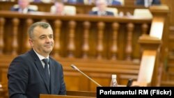 Premierul Ion Chicu în parlament la investire, 14 noiembrie 2019. 