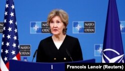 Посол США в НАТО Кей Бейли-Хатчинсон
