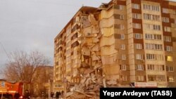 Ижевск қаласында тоғыз қабатты үйдің қираған подъезі. Ресей, 9 қараша 2017 жыл.