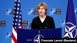 За словами посла США в НАТО Кей Бейлі Гатчисон, вона не говорила про превентивний удар по Росії
