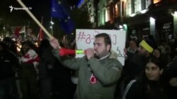 Թբիլիսիում ոստիկանությունը ջրցան մեքենաներ է բերել խորհրդարանի շենքի մոտ, բերման է ենթարկել ակտիվիստների