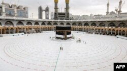 Паломники в Мекке. 28 июля 2020 года.