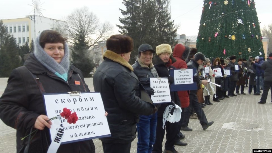 Ішінде әрлеу бар терең минет