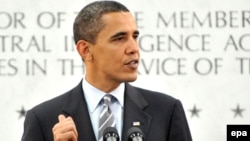 باراک اوباما به هنگام سخنرانی در مقر سازمان سيا، ايالت ويرجينيا، دو شنبه ۳۱ فروردين 