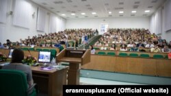 La Universitatea de Stat din Moldova