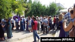 Teke bazaryndaky petek nobaty, 30-njy iýul, 2013.