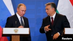 Президент России Владимир Путин (слева) и премьер-министр Венгрии Виктор Орбан на пресс-конференции после переговоров. Будапешт, 2 февраля 2017 года.