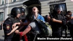 Демонстрациите во Москва се одржаа и покрај забраната од власта и апсењето на лидерот Навални.