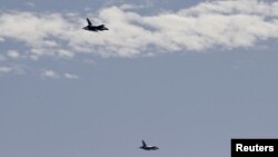 "Исломий давлат"ни бомбардимон қилиб қайтаётган иордания самолётлари.