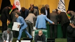  اعتراضات آبان ماه و درگیری ایران و آمریکا باعث شده انتخابات مجلس و به تبع آن رد صلاحیت‌ها در فضای سیاسی چندان مطرح نشود