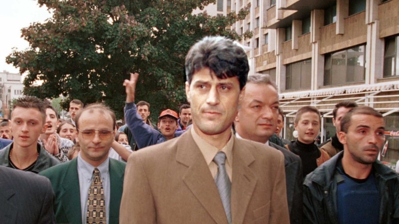 Njeriu i 17 shkurtit nën hijen e 16 shtatorit 