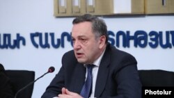 Заместитель министра иностранных дел Армении Авет Адонц на пресс-конференции, 21 апреля 2020 г.
