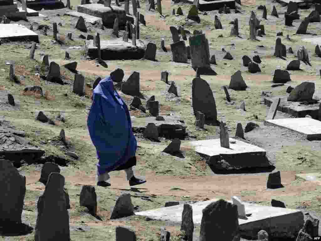 Afganistan - Prema podacima UN-a, 15 posto je porastao broj civilnih žrtava u ovoj zemlji prošle godine, što je najveće stradanje od 2001.godine, Kabul, 09.03.2011. Foto: AFP / Shah Marai