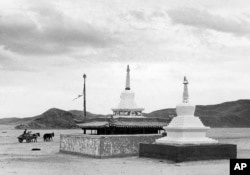 1936 - loc de meditație budist în Mongolia.