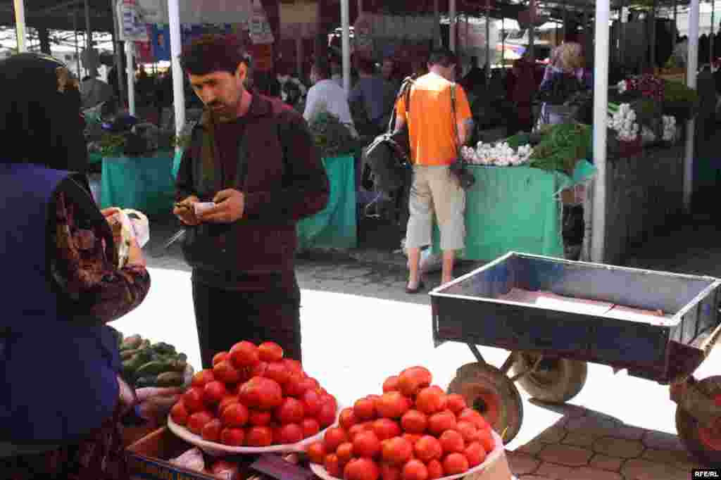 Дар орзуи арзонӣ #89