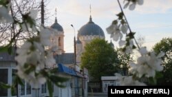 Biserica din curtea cimitirului Sfântul Lazăr din Chișinău. 