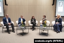 Першая панэль кангрэсу, прысьвечаная праблемам салідарнасьці з палітвязьнямі