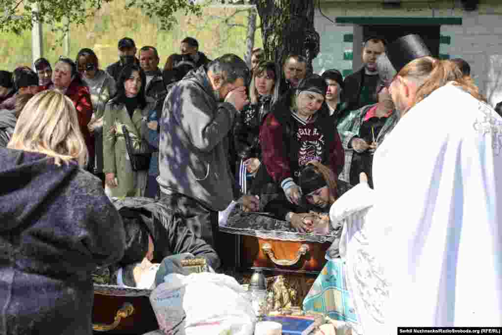 Олег Залізняк помер 14 квітня через мінно-вибухову травму від російського дрона.Наступного дня на Запорізькому напрямку від удару БПЛА загинув його брат Костянтин