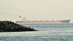 АКШ Ормузду бөгөттөй турганын эскертти, Иран аны "деңиз каракчылыгы" деп атады