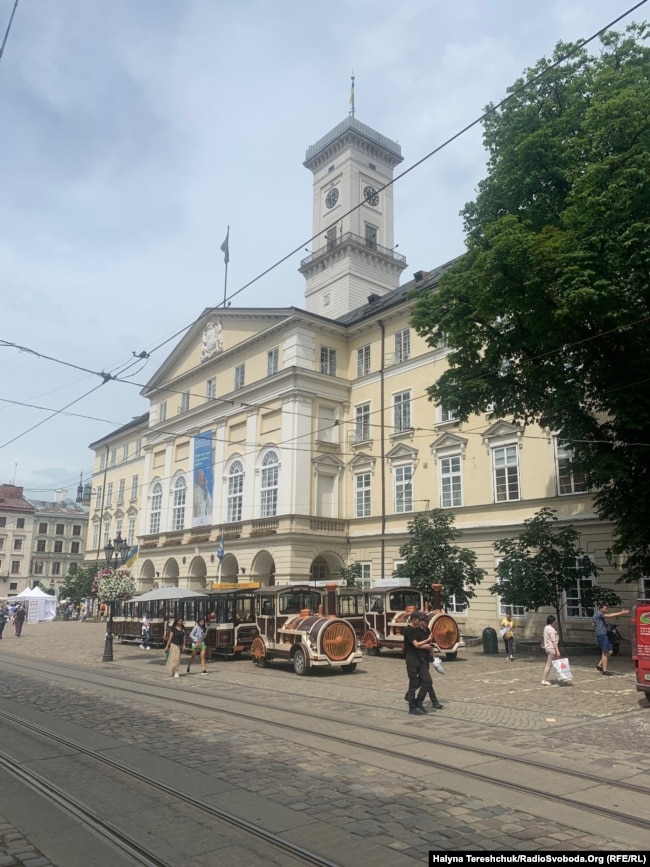 Міська Ратуша, де писався Акт відновлення Української Держави