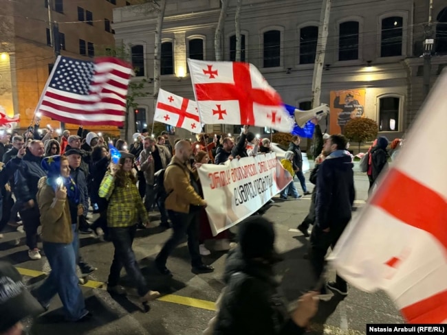 Marshimi tradicional i protestës së së shtunës në Tbilisi, 4 prill 2026