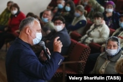 Igor Dodon on the campaign trail in the village of Sircova on October 29.